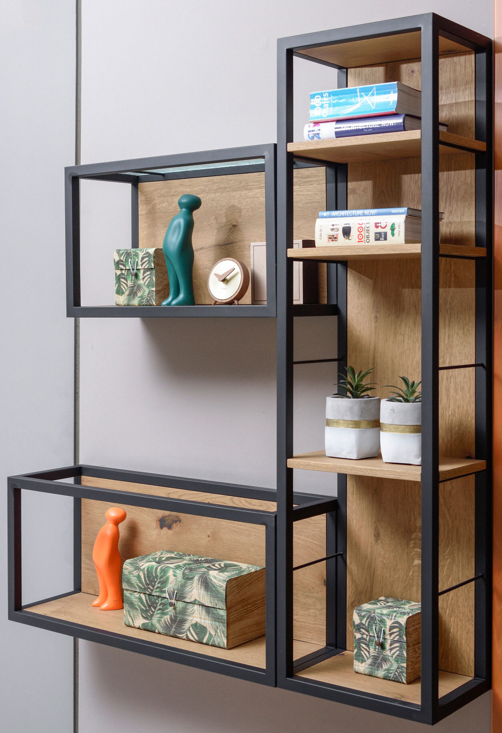 Rebel bibliothikes kremastes metallikes