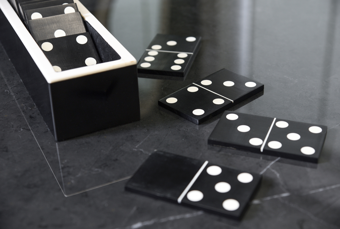 151 paixnidi domino