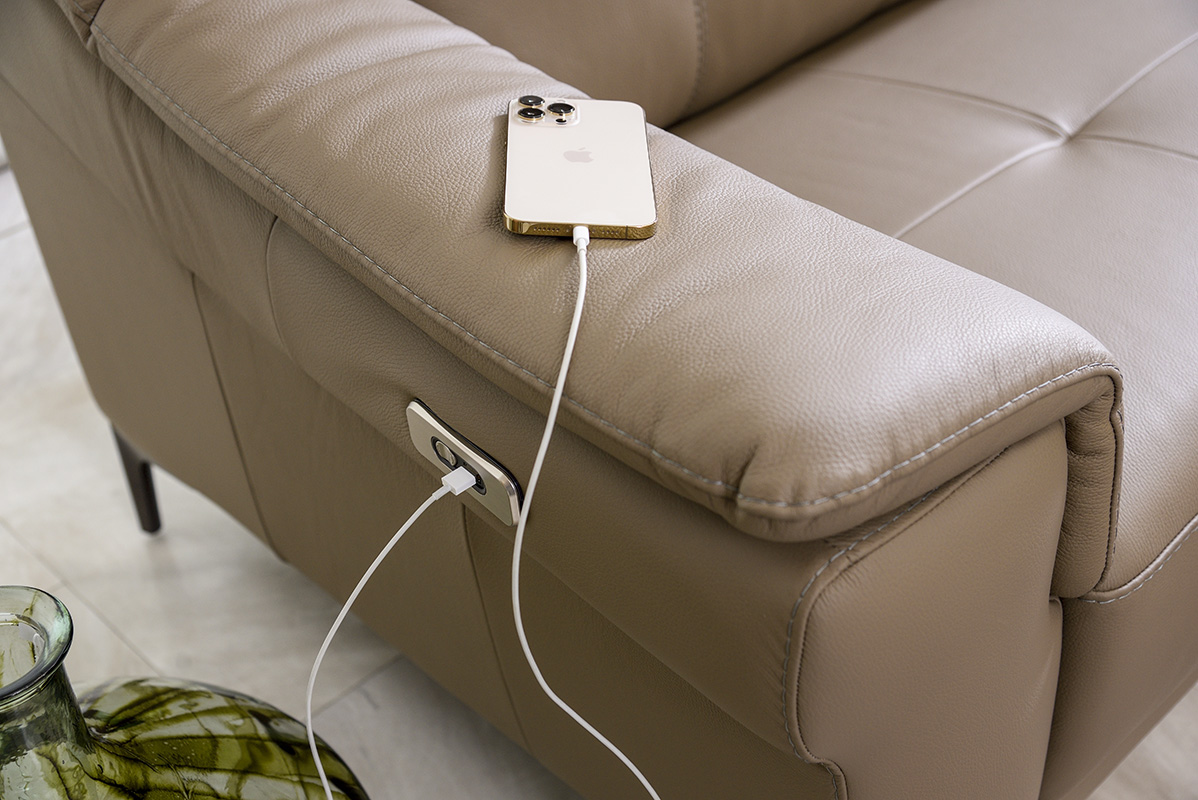 Buffalo kanapes dermatinos goniakos usb charger