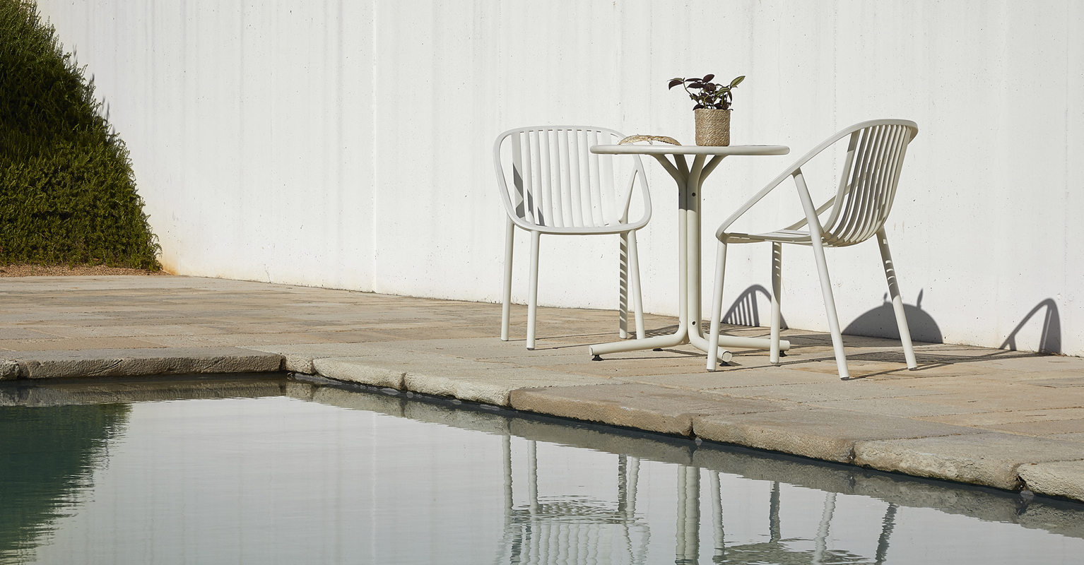 Bini chair ivory outdoor plastic