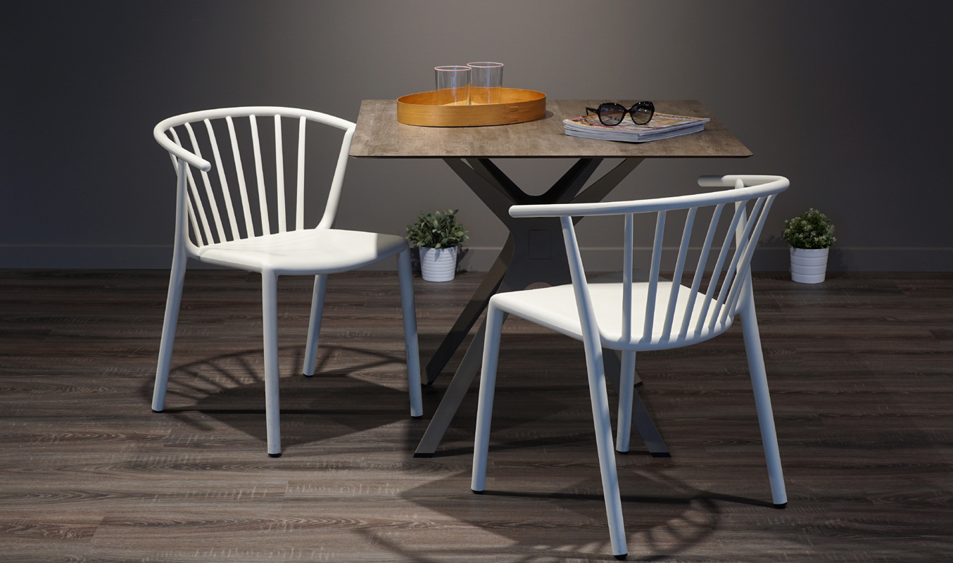 Woody karekla outdoor plastiki